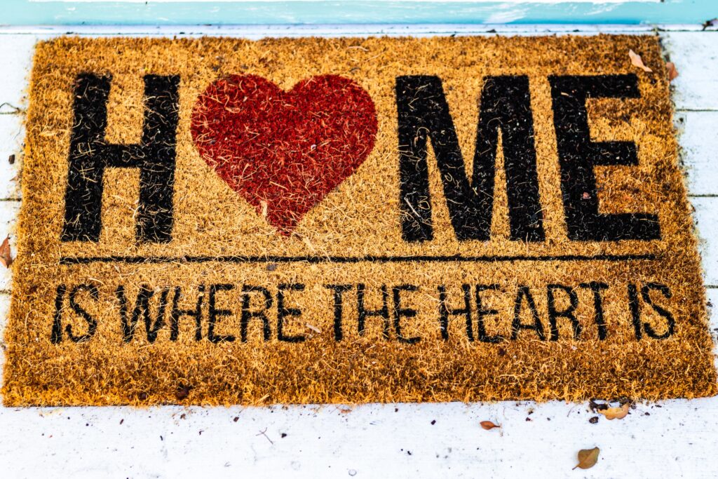 12 Housewarming Gifts To Surprise The New Homeowners