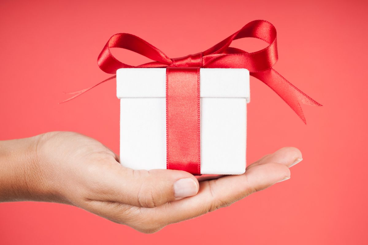 Creative Kickoff: Marketing Gifts for Your Ad Company Launch