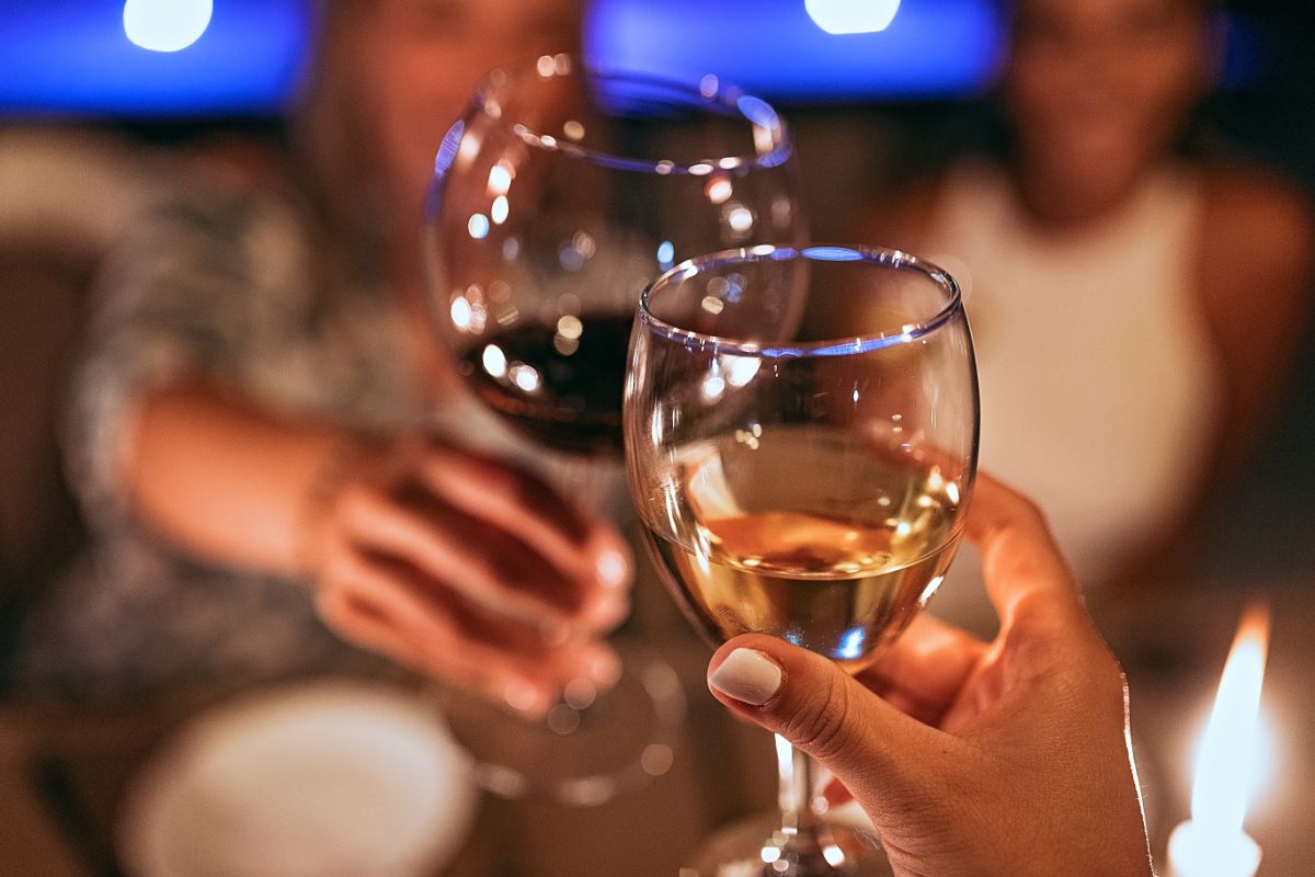 Throw A Great (And Stress-Free) Dinner Party With These Tips