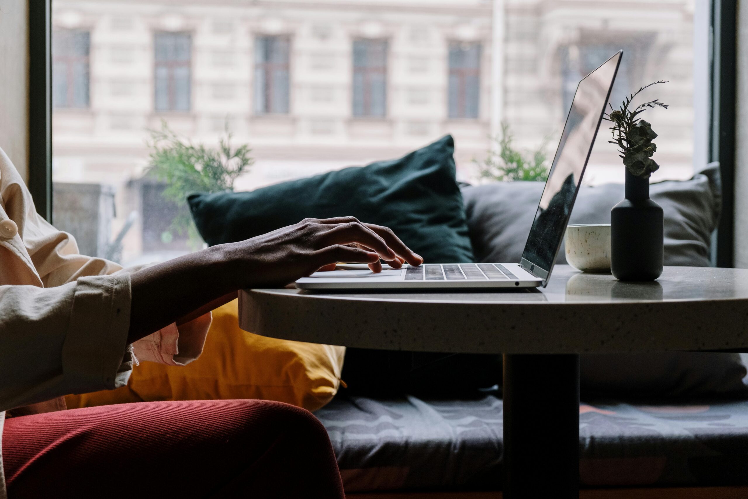 4 Wonderful Gift Ideas For The Remote Worker In Your Life
