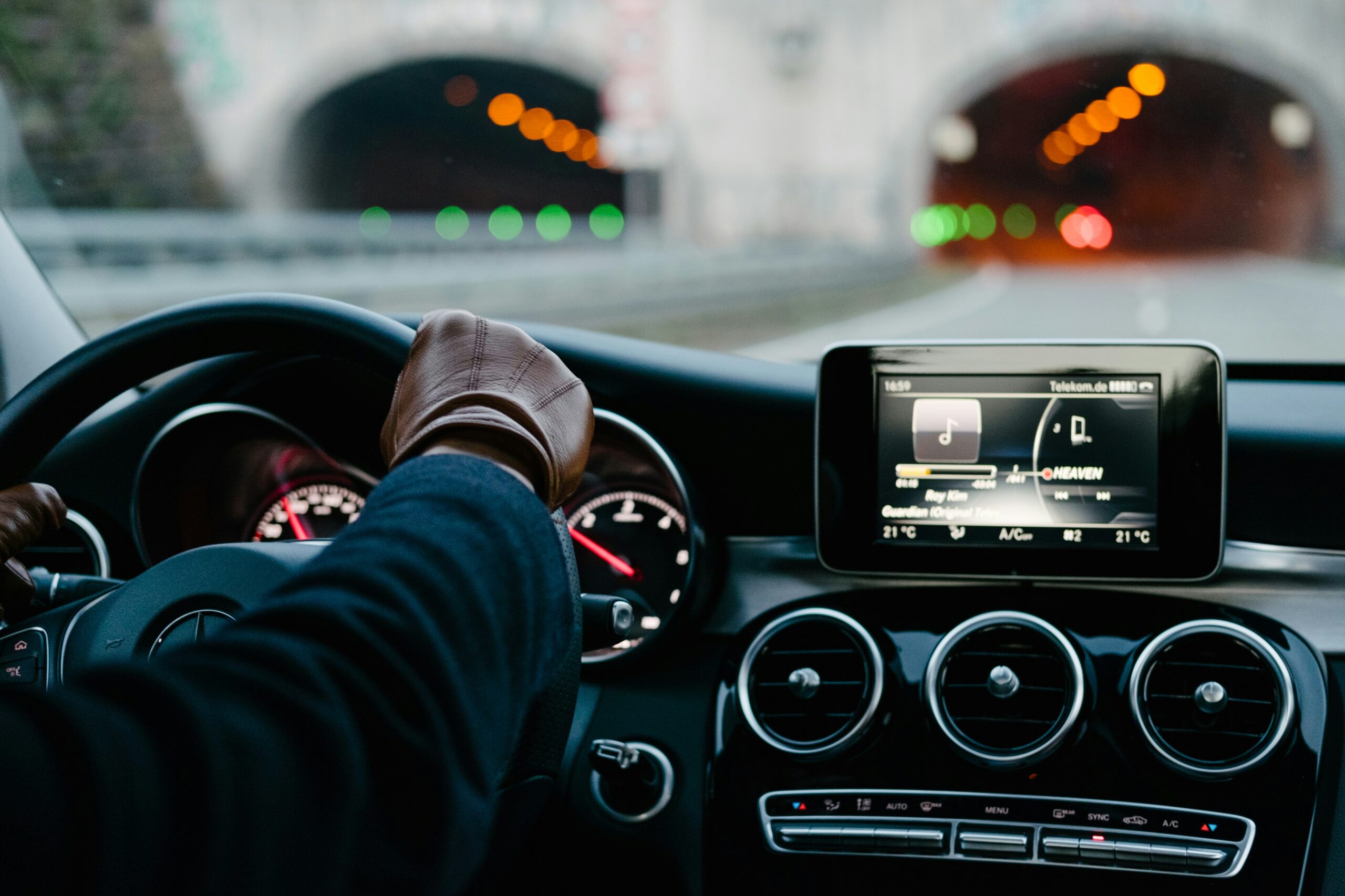 Gift Guide for the Digitally Savvy Car Owner
